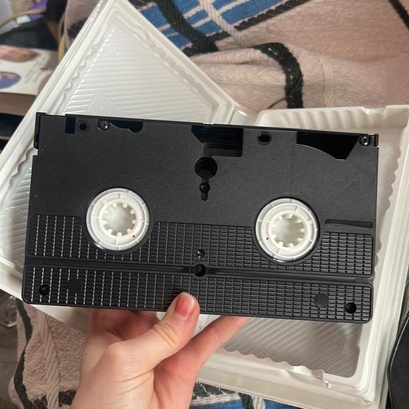 1999 Passport to Paris VHS Mary-Kate & Ashley Olsen vintage videocassette - Picture 4 of 4